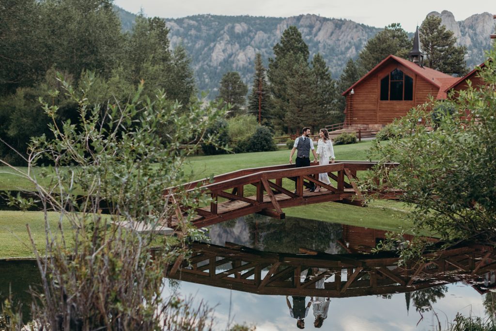 Black Canyon Inn wedding venue, The Homestead, Estes Park wedding venues, rustic wedding venues, wedding venues with a mountain view, Colorado wedding photographer