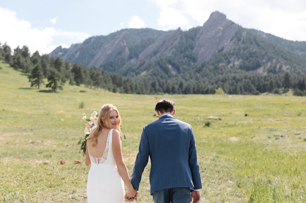 chautauqua lawn wedding, chautauqua dining hall, boulder wedding venues, spring wedding denver, spring wedding boulder, candid wedding photos, square neck wedding dress,