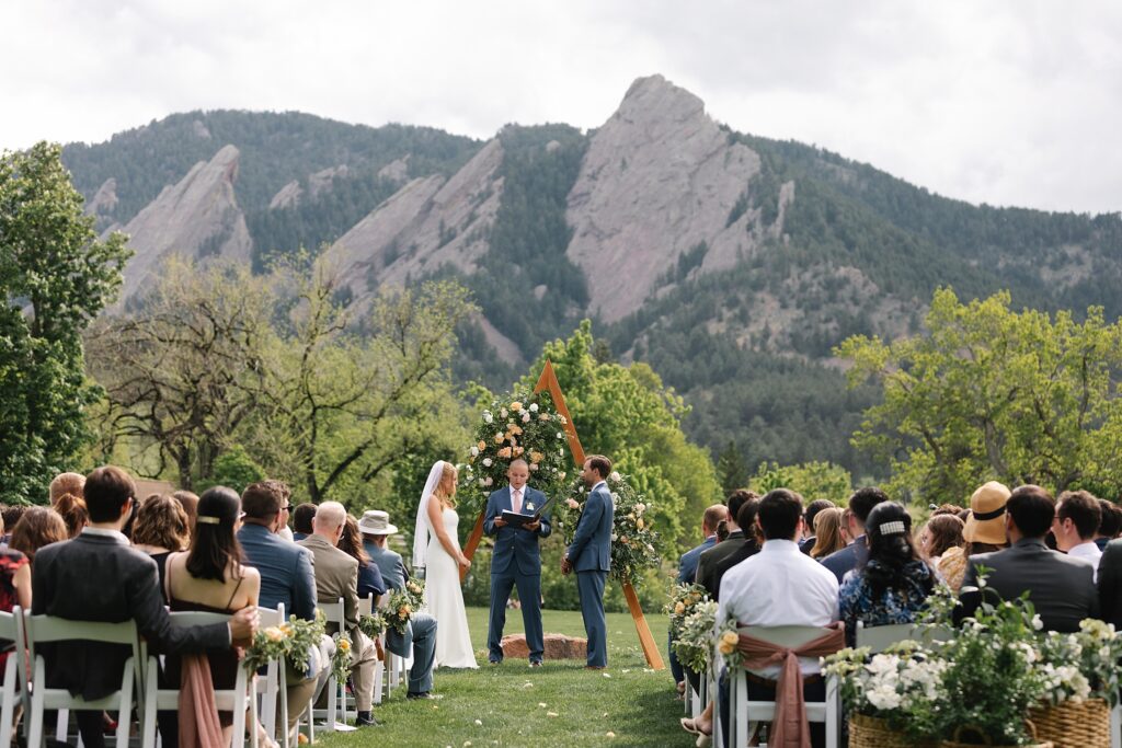 chautauqua lawn wedding, chautauqua dining hall, boulder wedding venues, spring wedding denver, spring wedding boulder, candid wedding photos, square neck wedding dress,