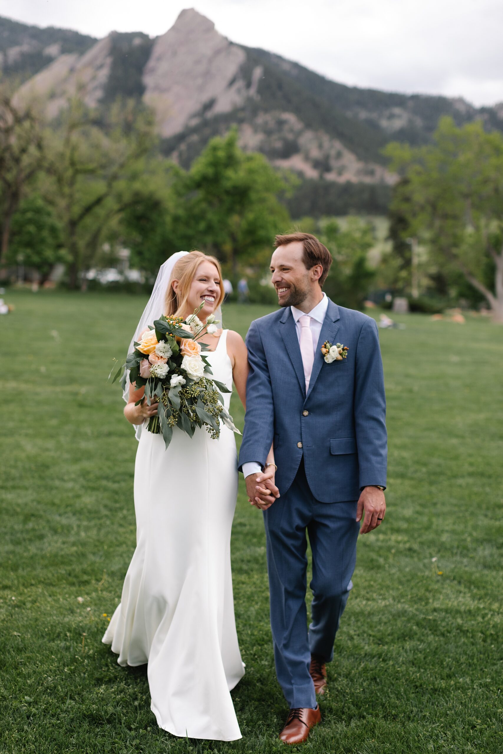 chautauqua lawn wedding, chautauqua dining hall, boulder wedding venues, spring wedding denver, spring wedding boulder, candid wedding photos, square neck wedding dress,