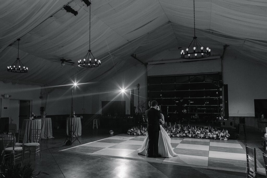 4 Eagle Ranch Wedding, Colorado wedding photographer, Vail wedding venues, fun dancefloor photos, candid wedding photos