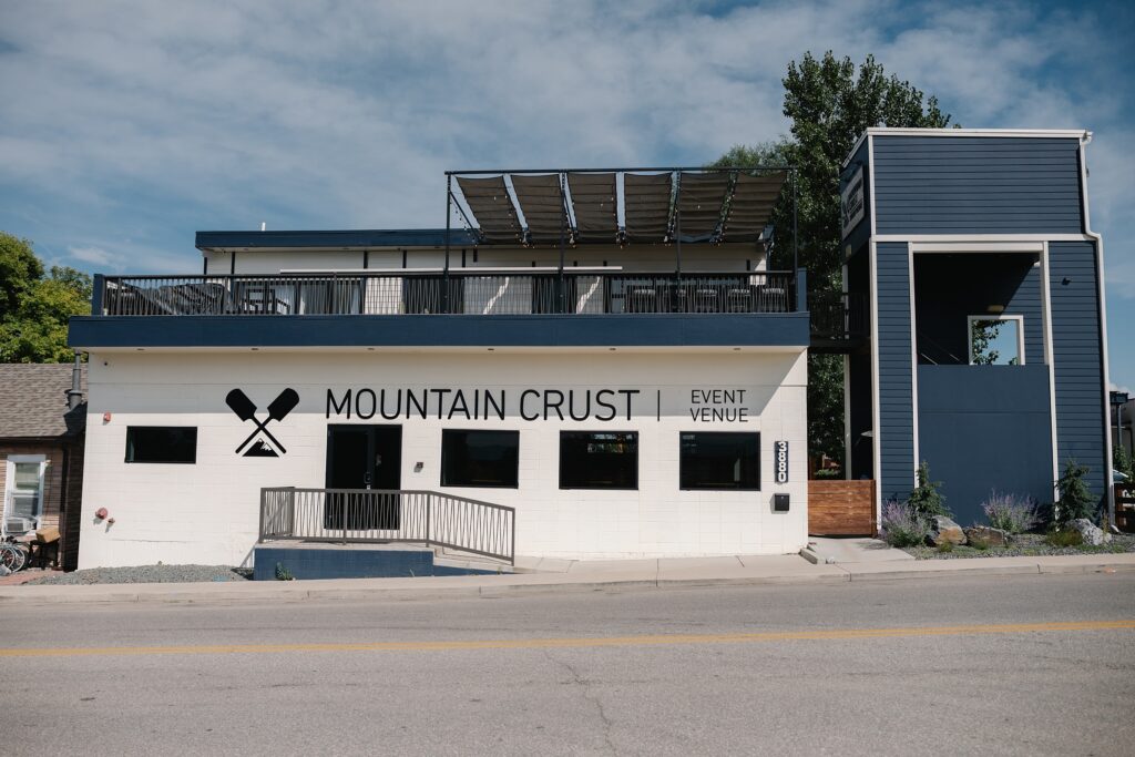 Mountain Crust wedding venue, backyard wedding venue, candid wedding photos, fun wedding photos, affordable wedding venue, Denver wedding venue, Denver wedding photographer, Colorado wedding photographer, Leah Goetzel Photography